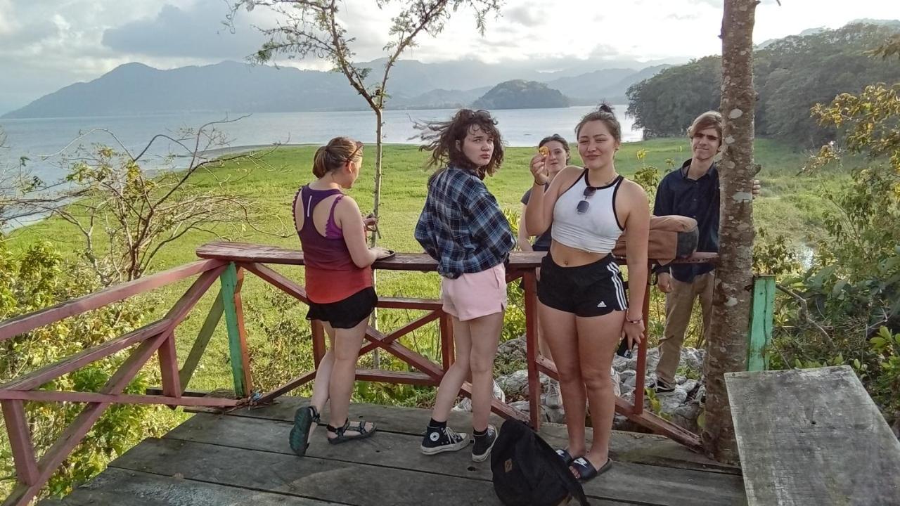 Hostal Azul Del Lago Agua Azul Exteriör bild