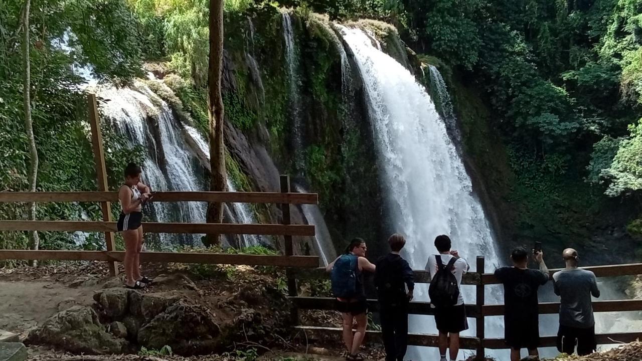 Hostal Azul Del Lago Agua Azul Exteriör bild