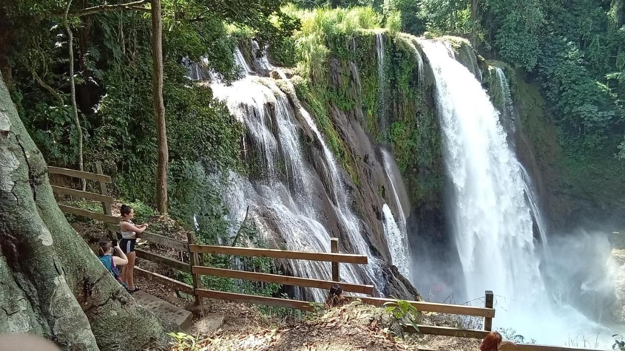 Hostal Azul Del Lago Agua Azul Exteriör bild